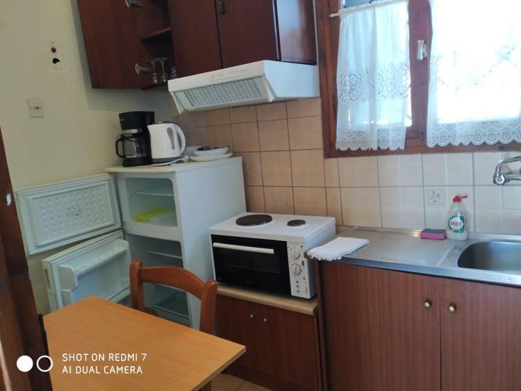 Menelaos Apartments Лефокастро Екстер'єр фото